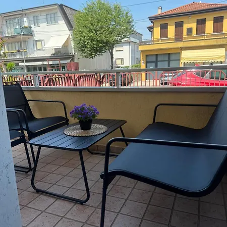 Iris Apartment